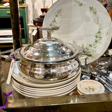 FAUX BAMBOO HANDLED SILVER PLATE LIDDED BOWL W/PYREX INSERT