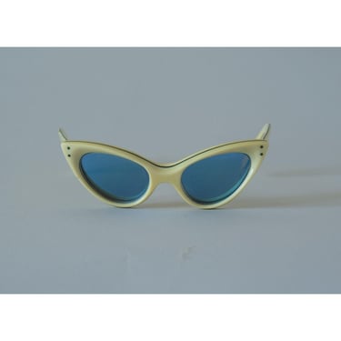 1950s Cat Eye Sunglasses Italy - Bakelite Thick Cream  Frames - Blue Lenses - Retro Glam 