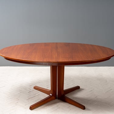 Oval Teak Pedestal Base Dining Table