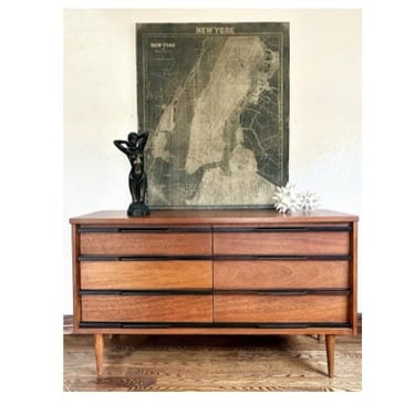 Mid-Century Modern (MCM) Vintage Basset Dresser/Chest of Drawers/Buffet 