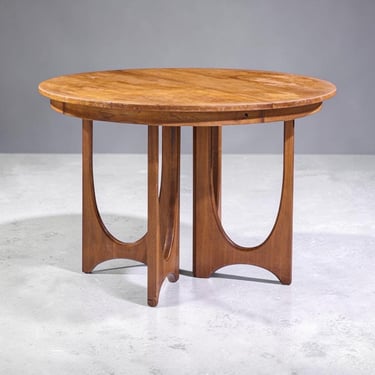 Vintage 1960s Broyhill Brasília Mid Century Modern Sculptural Round Walnut Dining Table 