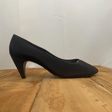 Sculptural Comma Heel Black Matte Satin Pumps 1990s Minimalist Notorious 8.5 
