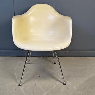 Vintage Dax Chair by Charles and ray eames for Vitra, 1990s - vintage fiberglass chair - eames side chair - design side chair 
