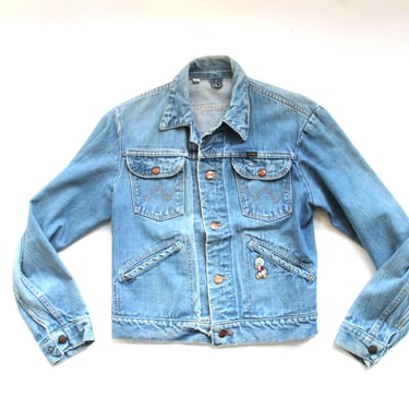 vintage 1970s BLUE faded WRANGLER denim JEAN jacket coat -- size 36 men's coat-- size small 