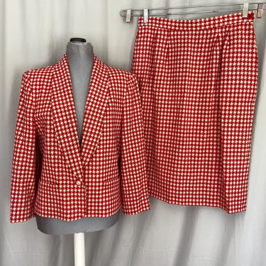 Vintage Pendleton wool red and white houndstooth skirt suit, womens matching checked skirt and jacket, ladies large red business suit 
