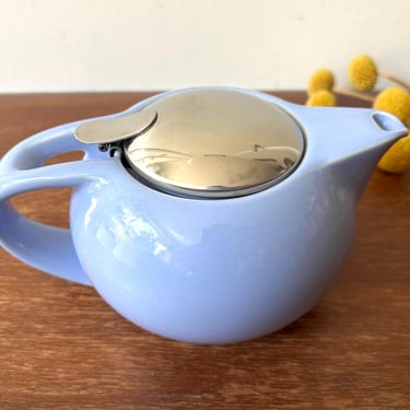 Vintage Bee House Japan Ceramic Periwinkle Sky Light Blue Lidded Teapot w Mesh Infuser | Retro Mino-ware Flat Round Curve Coffee Pourer Pot 