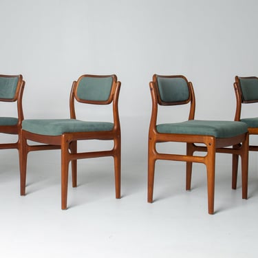 Set of Six Johannes Andersen for Uldum Møbelfabrik Teak Dining Chairs