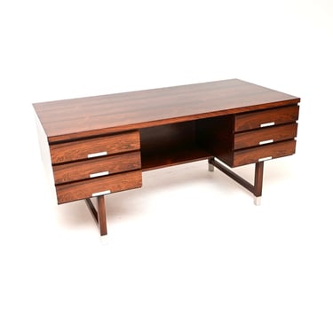 Danish Rosewood Executive Desk Model EP401 by Ejgil Petersen Mobelfabrik