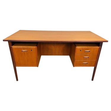 Danish Modern Arne Vodder Style Teak Writing Or Executive Desk 1960s 