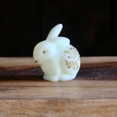 Vintage Uranium Glass Fenton Chubby Bunny Figurine, Nostalgic Decor, Satin Glass Rabbit with Daisy Frit, Elegant Grannycore, Collector Gift 