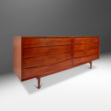 Danish Mid-Century Modern 8-Drawer 'Triennale' Mod. L-32-6 Dresser / Credenza in Teak, by Arne Vodder for Sibast Mobler, Denmark, c. 1950s 