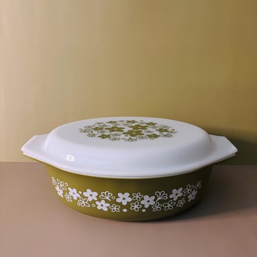 Vintage Pyrex Spring Blossom Green Crazy Daisy 2 1/2 Quart 045 Oval Casserole Dish with Lid 945-C 