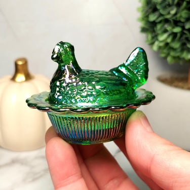 Green Carnival Glass Mini Hen on Nest Salt Dish, Depression Style Chicken - Vintage Style, Farmhouse Kitchen Decor, Cottage Core Ring Holder 