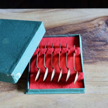 Little Vintage Amfarco Bangkok Spoons, 6 Teaspoon Set, Star of Siam Brass Spoons with Enamel Inlay, Elegant Chinoiserie Flatware, Host Gift 