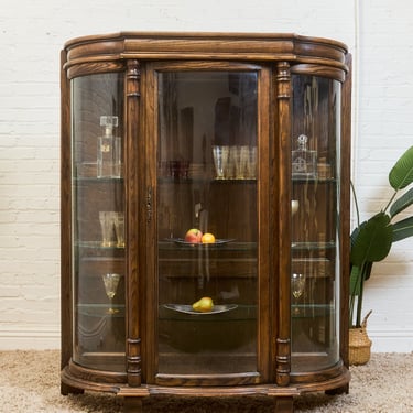 Antique Circa 1900 Bow Front Quarter Sawn Oak China Cabinet Hutch Display