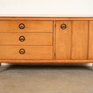 Century Furniture Mid-Century Modern Hollywood Regency Walnut Sideboard Credenza, Circa 1960s