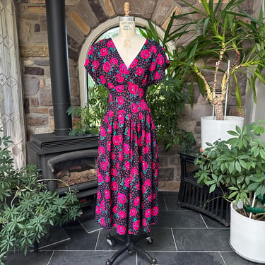 Vintage 1980s Black Bright Pink Floral Rayon Cummerbund Waist Dress REO Originals 