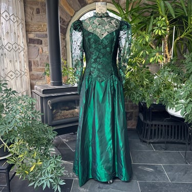 Vintage 1980s Green Taffeta with Black Lace Overlay Formal Maxi Dress 