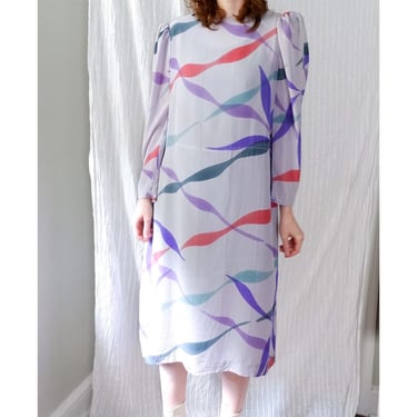 Medium | 70's 80's silk abstract pattern puff sleeve shift retro dress | lilac green red purple 