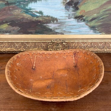 Free shipping within continental US - Vintage Likely Native American Birch Bark and Sweetgrass Hand-Sewn Bowl 