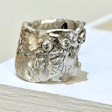 ELLIPSIS RING
