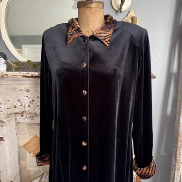 Vintage 80s Crushed Black Velvet Mini Dress Animal Print Collar Long Sleeves; 90s Bentley Victorian Black Velvet Holiday Cocktail Dress 