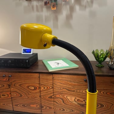 Vintage 1970s Yellow Gooseneck Floor Lamp | Mid-Century Modern Atomic Lighting | Space Age Design - Free Shipping 