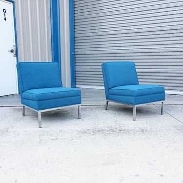 Pair of Mid-Century Chrome Slipper Lounge Chairs Styled After Knoll, 1960s 