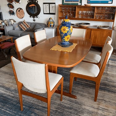 D-Scan Dining Chairs