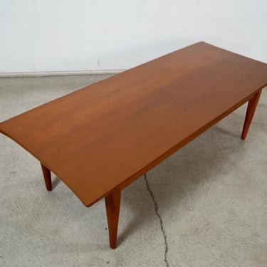 1950&rsquo;s Mid-Century Modern Walnut Coffee Table 