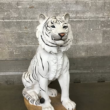 Blue Eyes White Tiger Statue (Seattle)