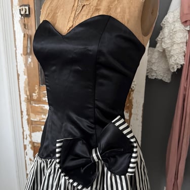Vintage 80s Gunne Sax Jessica McClintock  Black White Striped Taffeta Mini Strapless Dress; 80s Victorian Beetlejuice Cocktail Prom Dress M 