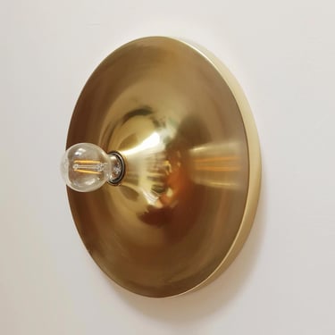 Golden Mid-Century Disc Wall Lamp, Germany, 1970s, Honsel, Charlotte Perriand, Les Arcs. 