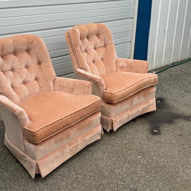 Pair of Mid-Century Modern Regency Velvet Tufted Back Swivel Club Chairs 