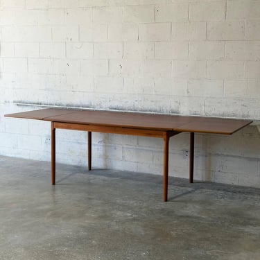 Teak Extendable Dining Table with Two Pull-Out Leaves Vintage Danish Mid-Century Modern 1960s 