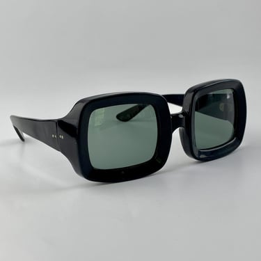 1960'S- 70'S Mod Sunglasses - Black Plastic Frame - FOSTER GRANT - Made in the USA - Original Glass Lenses 