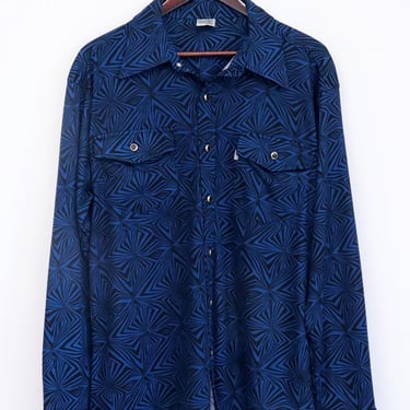 Vintage Late 90's Men's Levi's Geometric Silver Tab Shirt, Large 