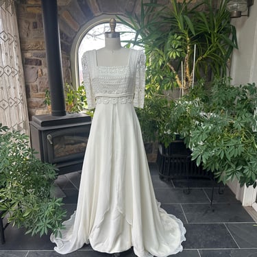 Vintage Ivory Lace Bodice Crepe and Chiffon Wedding Dress Pronovias Wounded Bird 
