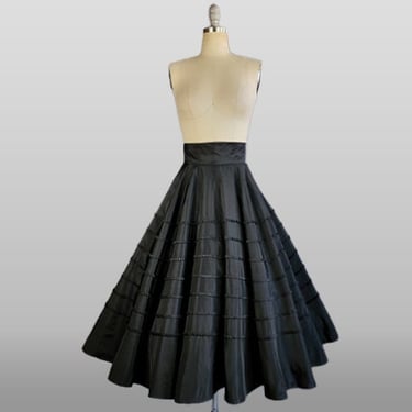 1950s Circle Skirt / 1950s Jet Black Silk Taffeta Circle Skirt with Ribbon Trim / Black Full Skirt / Fit & Flare / Size Small 