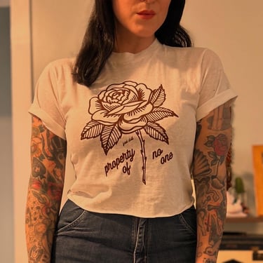 Property of No One traditional tattoo style rose off-white cropped unisex t-shirt &mdash; vintage style &mdash; tattoo flash &mdash; fall style 