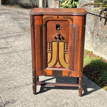 1935 Philco 89 Lowboy, AM/SW/Bluetooth, Original Finish.  Seattle Pickup or 60mi Local Delivery Only 