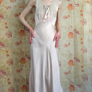 1930s bias cut nightgown . vintage slip dress . size small to medium 