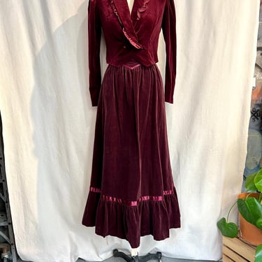 Vintage 1970s Gunne Sax Red Velvet Maxi Skirt Set: Cottagecore XS/S 