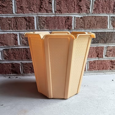 Vintage Mustard Gold Rubbermaid Wastepaper Trash Can Bin /Octagon Molded Plastic Woven Wicker Pattern/1970s/Retro  Granny Core 