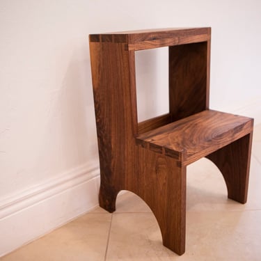 Shaker Style Step Stool in Walnut 