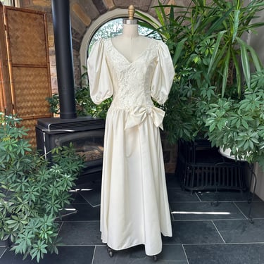 Vintage 1980s Ivory Acetate and Lace Tea Length Formal Dress, Eighties Drop Waist Satin Bow Wedding Dress 