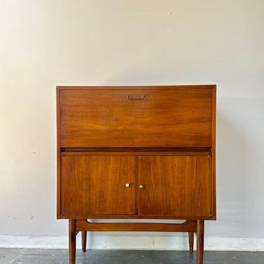 Mid Century Modern Bar Cabinet By American of martinsville Dania 