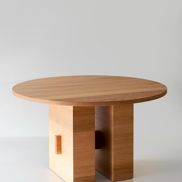 White Oak Round Dining Table - the Surrey 