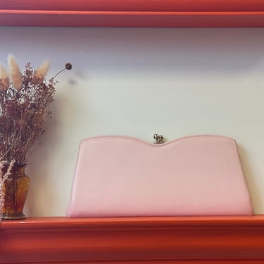 Vintage Sweetheart Shaped Baby Pink Clutch