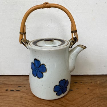 Mid Century Mod Speckled Stoneware Tea Pot Blue Flowers, Bamboo Handle, Holds 3 Cups, Otagiri Look 